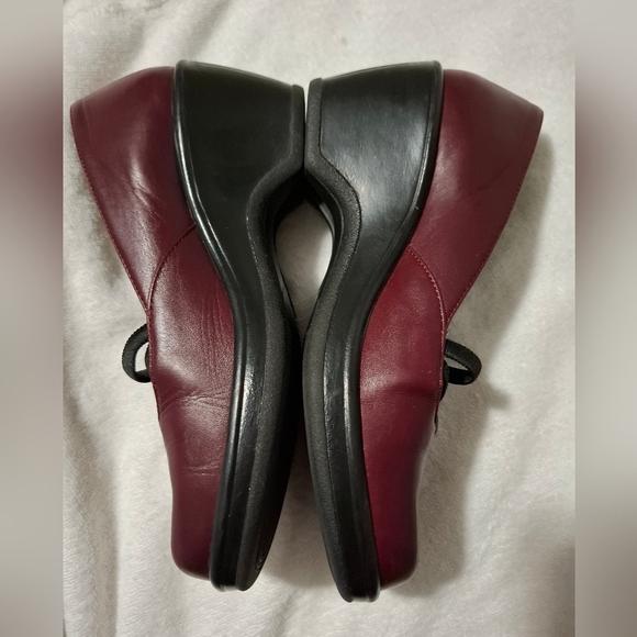 Dansko Burgundy Leather Cross Elastic Strap Mary Jane Clogs Womens Size 37 - Picture 7 of 10